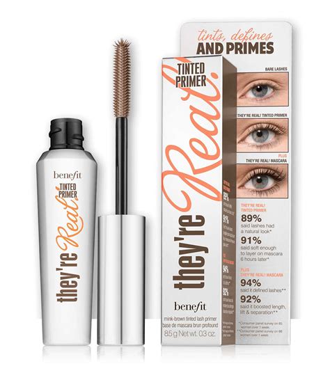 mascara with primer for eyelashes.